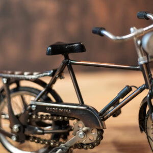 kovový bicykel dekorácia