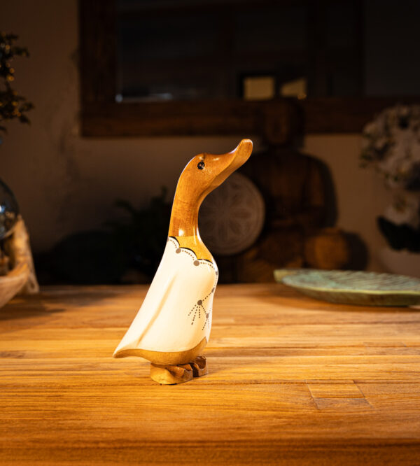 drevená kačka nevesta drevená dekorácia