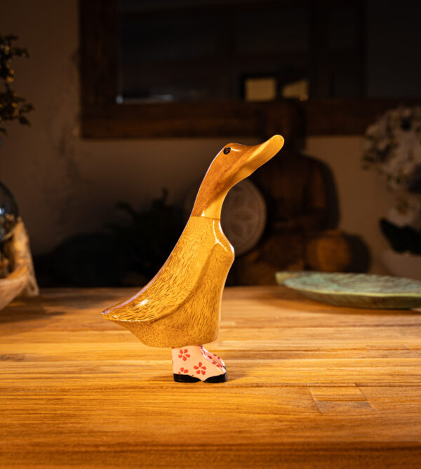 Drevená kačka parádnica interiérový drevený doplnok